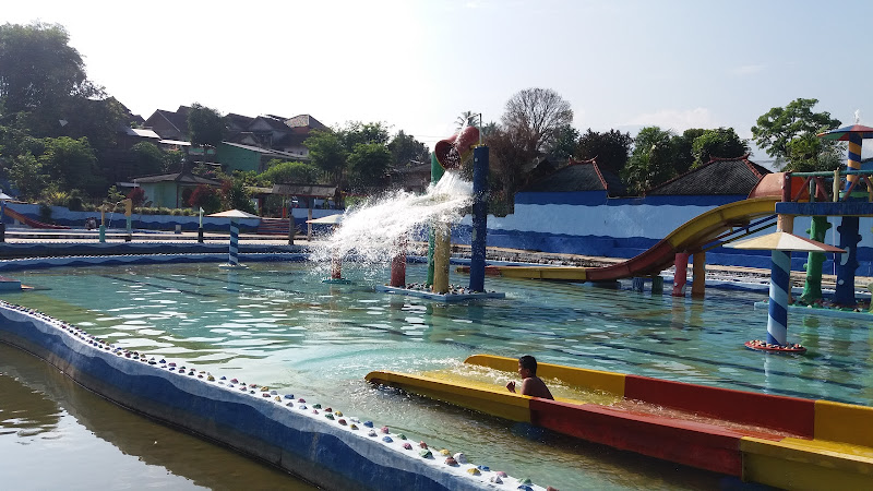 Harga Tiket Masuk Kolam Renang Layung Sari Kabupaten Garut Jun 2023